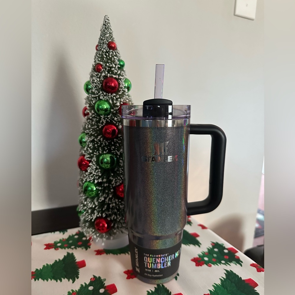 Stanley Midnight Glitz 30oz Quencher